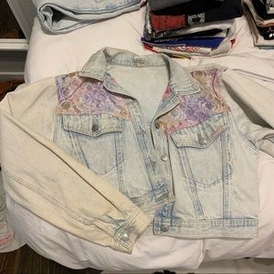 Super Rare Jordache matching high wasited Jean and cropped jean jacket floral